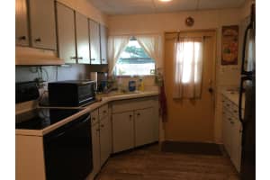 16 S Granada, Port Saint Lucie, FL 34952 - MLS#R11104152