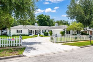 2102 S 26th Street, Fort Pierce, FL 34947 - MLS#R11104207