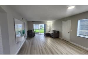 132 Se Village Drive 132, Port Saint Lucie