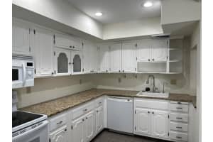 346 Yorktowne Circle, Atlantis