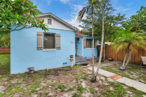 1915 Lake Avenue, West Palm Beach, FL 33401 - MLS#R11104308