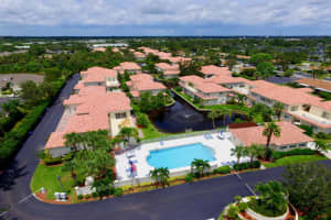 572 7th Square, Vero Beach, FL 32962 Sold 09/15/25