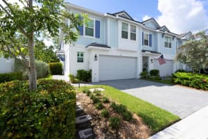 212 Preserve Trail S, Stuart