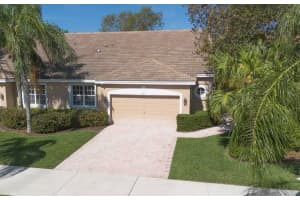 4701 Carlton Golf Drive, Wellington