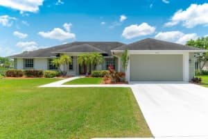 1063 Sw Sand Oak Drive, Palm City