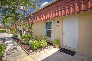 352 Covered Bridge Boulevard A, Lake Worth