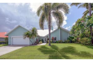 45 Birch Place, Tequesta