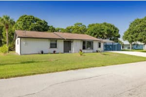 2714 Rhode Island Avenue, Fort Pierce, FL 34947 - MLS#R11104852
