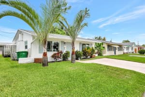 4902 27 Way, Tamarac, FL 33309 - MLS#R11104882