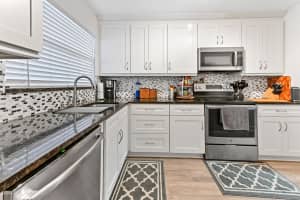 1230 SE Parkview Place D2, Stuart, FL 34994 - MLS#R11104922