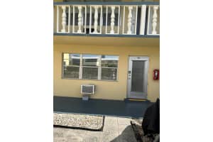 271 Chatham N, West Palm Beach, FL 33417 - MLS#R11104944