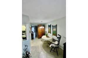 271 Chatham N, West Palm Beach, FL 33417 - MLS#R11104944