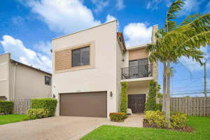 21040 Ne 2nd Court, Miami