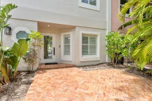 802 Andrews Avenue, Delray Beach, FL 33483 - MLS#R11105128