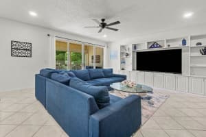 103 Half Moon Circle E2 Hypoluxo, FL 33462 - Off Market