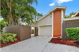 7576 E Sierra Terrace E, Boca Raton, FL 33433 - MLS#R11105240