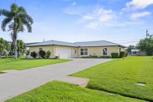 453 SE Seabreeze Lane, Port Saint Lucie, FL 34983 Sold 07/24/25