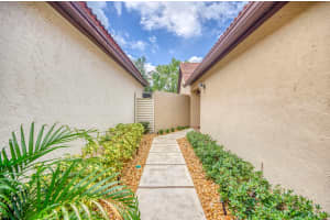 85 Ironwood Way N, Palm Beach Gardens, FL 33418 - MLS#R11105582