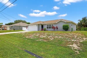 831 SW Mccoy Avenue, Port St Lucie, FL 34953 - MLS#R11105593