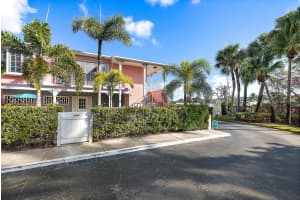 475 Tequesta Drive 16, Tequesta