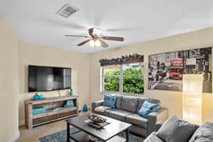 803 NE 2nd Avenue, Delray Beach, FL 33444 - MLS#R11105655