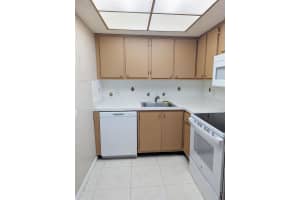 5550 NW 44th Street 411b, Lauderhill, FL 33319 - MLS#R11105675