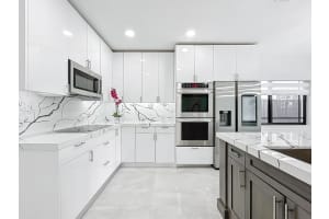 66 NW 73rd Place, Miami, FL 33126 - MLS#R11105690