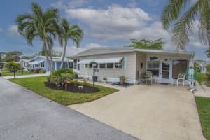 293 Ne Moonstone Drive, Jensen Beach