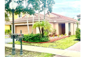1377 Majesty Terrace, Weston