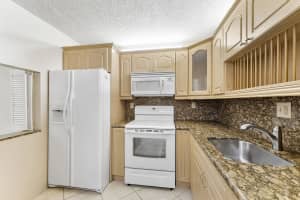 9440 SW 8th Street 318, Boca Raton, FL 33428 - MLS#R11105838