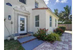 910 NE 2nd Avenue, Delray Beach, FL 33444 - MLS#R11105845