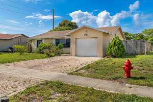 312 NW 18 Court, Pompano Beach, FL 33060 - MLS#R11105853