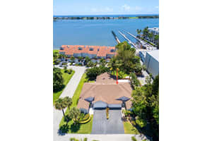 29 S Lakeshore Drive, Hypoluxo