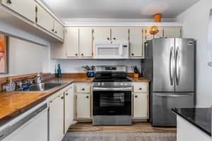 7142 Golf Colony Court 203, Lake Worth, FL 33467 Sold 12/05/25