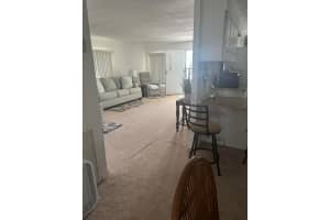 11 Del Sol, Port Saint Lucie, FL 34952 - MLS#R11106062