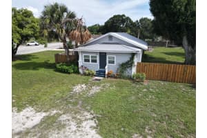 305 SW 2nd Street, Okeechobee, FL 34974 - MLS#R11106222