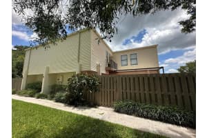 1562 Shaker Circle, Wellington