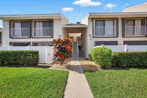 3209 S Lakeview Circle 8-103, Hutchinson Island