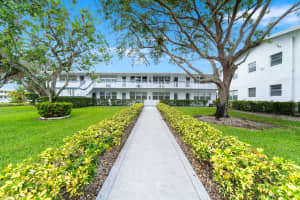 396 Windsor Q, West Palm Beach