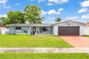1740 NW 113 Avenue, Pembroke Pines, FL 33026 - MLS#R11106402