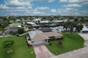 121 Queen Ann Court, Hutchinson Island