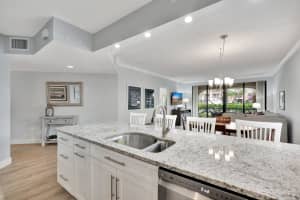 400 Uno Lago Drive 105, Juno Beach, FL 33408 - MLS#R11106418