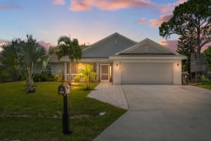 4212 SW Winslow Street, Port Saint Lucie, FL 34953 - MLS#R11106425