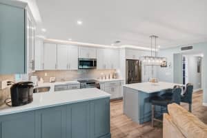 1172 S Drive Circle D, Delray Beach