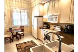 32 Harbour Isles Ph02 Drive W Ph 2, Fort Pierce, FL 34949 - MLS#R11106465