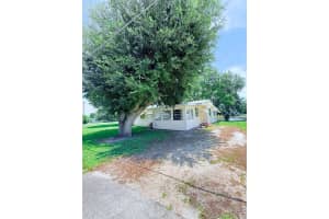 1025 Ash Circle, Okeechobee