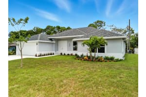 2624 Newport Drive, Fort Pierce, FL 34982 - MLS#R11106559