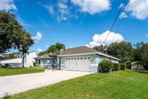 5743 SE Orange Blossom Trail, Hobe Sound, FL 33455 Sold 09/11/25