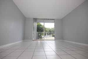 500 Executive Center 1m Drive 1m, West Palm Beach, FL 33401 - MLS#R11106647