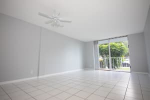 500 Executive Center 1m Drive 1m, West Palm Beach, FL 33401 - MLS#R11106647